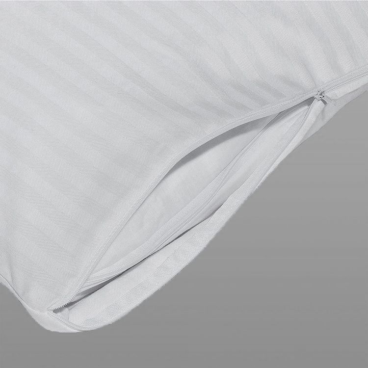 Almohada hotel fibra hueca siliconada y conjugada Confort con funda Cutí detalle cremallera