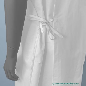 Bata paciente hospital blanca manga corta detalle cierre cintura mediante lazo